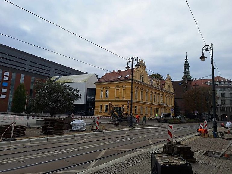 Wiedeńskie przystanki powstają na Gdańskiej. Ułatwią wsiadanie do tramwajów