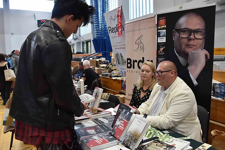 Święto czytelników w Bydgoszczy. Trwa festiwal książki [GALERIA ZDJĘĆ]