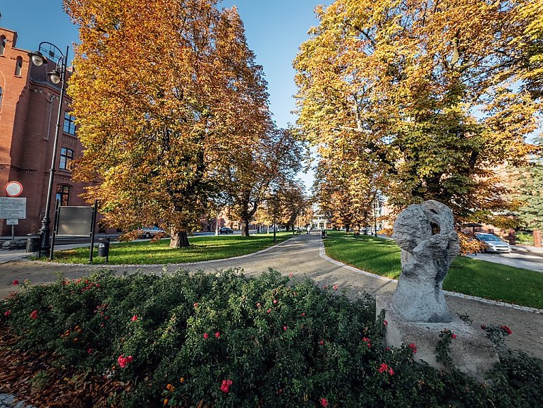 Plac Kościeleckich stał się perłą w bydgoskiej koronie. Zakończyli remont