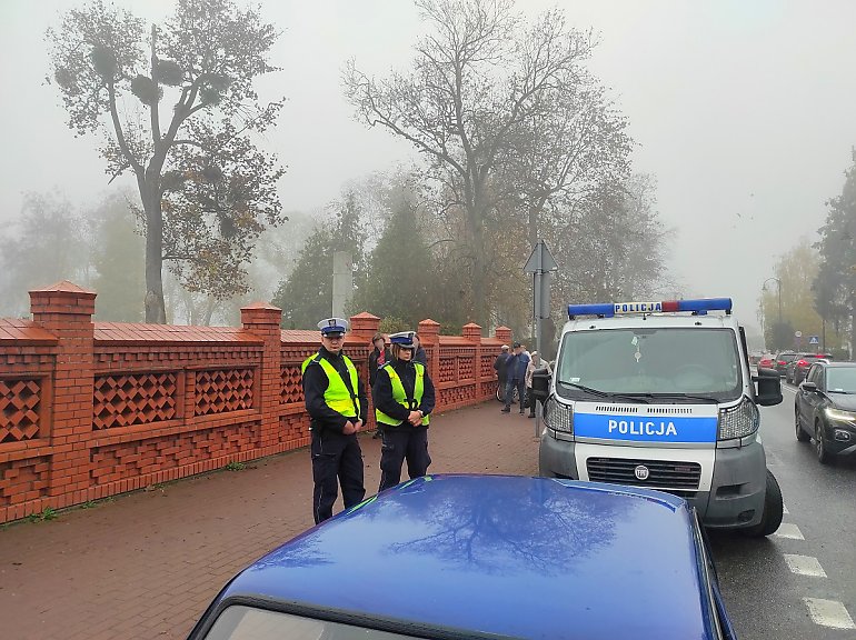 Auto potraciło dwoje dzieci na pasach w Bydgoszczy. Policja apeluje o ostrożność