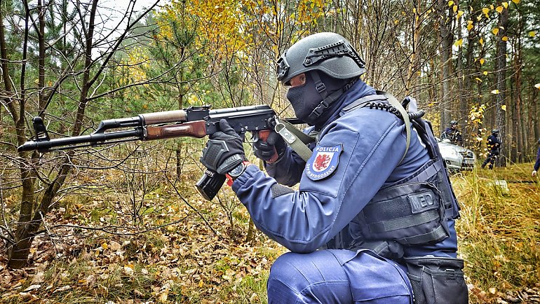 Prewencyjne szkolenie w Myślęcinku. Policja ćwiczyła w Lesie Gdańskim