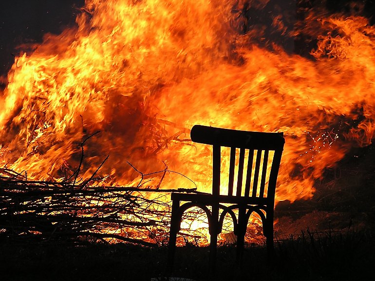 Tragiczny pożar domku holenderskiego. W ogniu zginęła jedna osoba.