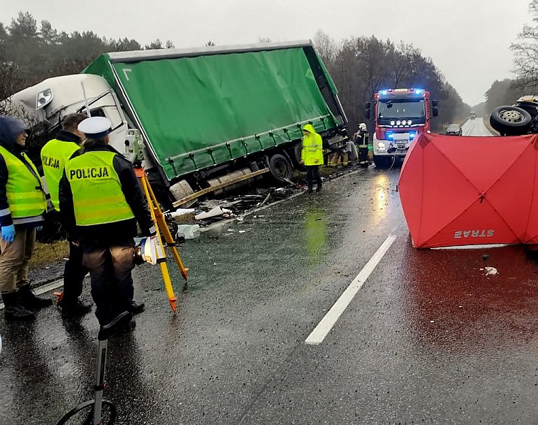 Na DK 10 zginął kierowca dostawczego fiata. Znowu tragedia w Przyłubiu