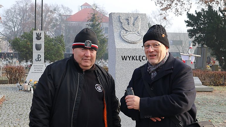 Miejsce święte.  Bydgoscy Patrioci po marszu [WIDEO, GALERIA ZDJĘĆ]