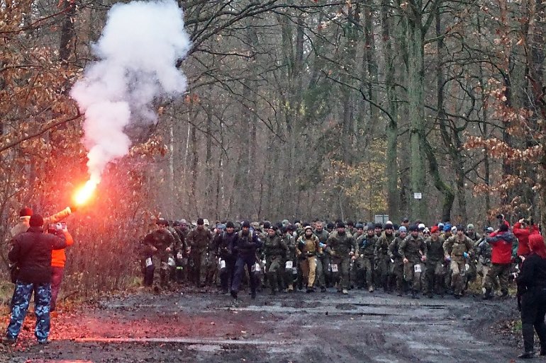 Funkcjonariusz ze Świecia był najlepszy wśród policjantów w Maratonie Komandosa [ZDJĘCIA]