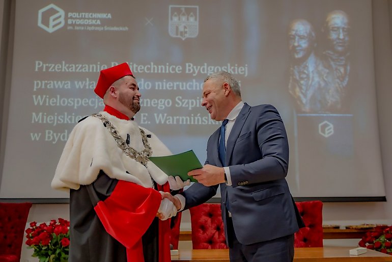 Prezydent oddał  szpital. Politechnika przejęła miejską lecznicę [ZDJĘCIA]