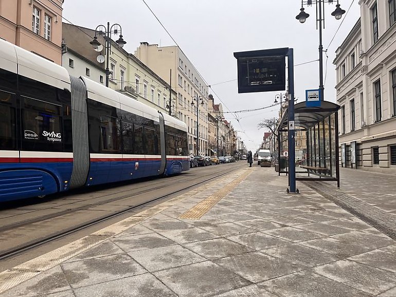  Nowoczesne i bezpieczne przystanki na placu Wolności gotowe do użytku