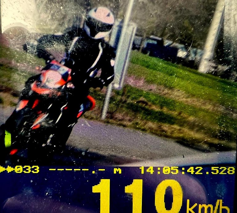 Pędził na złamanie karku – sezon motocyklowy rozpoczął od utraty prawa jazdy