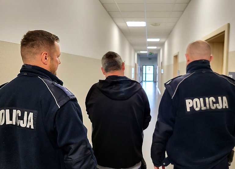 Poszukiwany 48-latek w rękach tucholskich policjantów