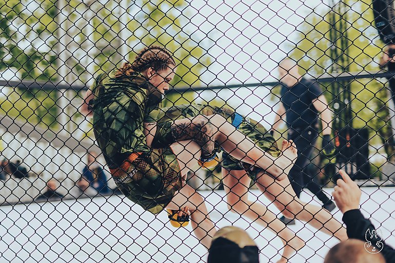 Kobieta z żelaza! Żołnierz WOT rozgromiła rywalki i została wicemistrzynią Wojska Polskiego w MMA!