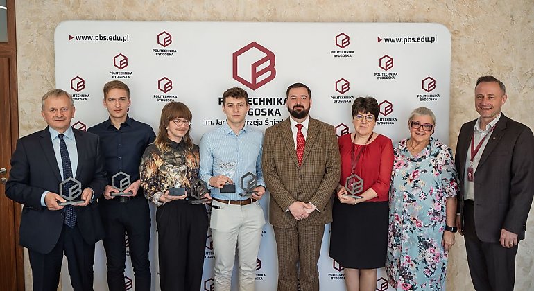 Szok! Studenci z Bydgoszczy pokonali całą Polskę w prestiżowym konkursie medycznym!