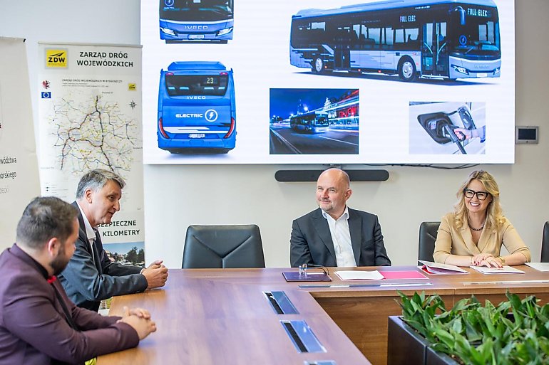 Miliony na nowe autobusy! Już zimą pojadą nimi mieszkańcy regionu