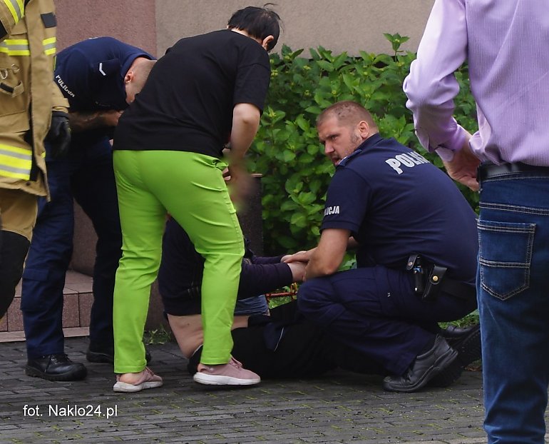 Bohaterowie z Nakła! Weszli w ogień, by uratować 77-latka. „Ryzykowali życie bez wahania”.