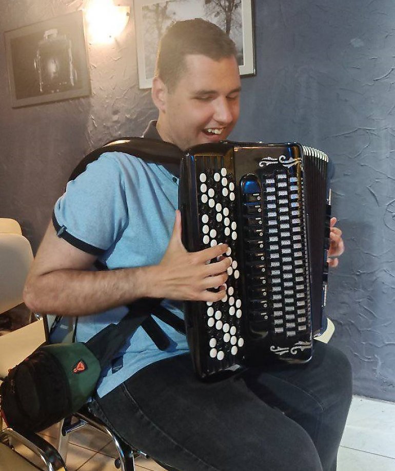 Niewidomy bard z Ukrainy poruszy serca bydgoszczan! Tego koncertu nie możesz przegapić!