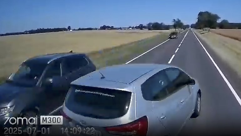O włos od tragedii! 69-latek wyprzedzał „na czołówkę” – stracił prawo jazdy!