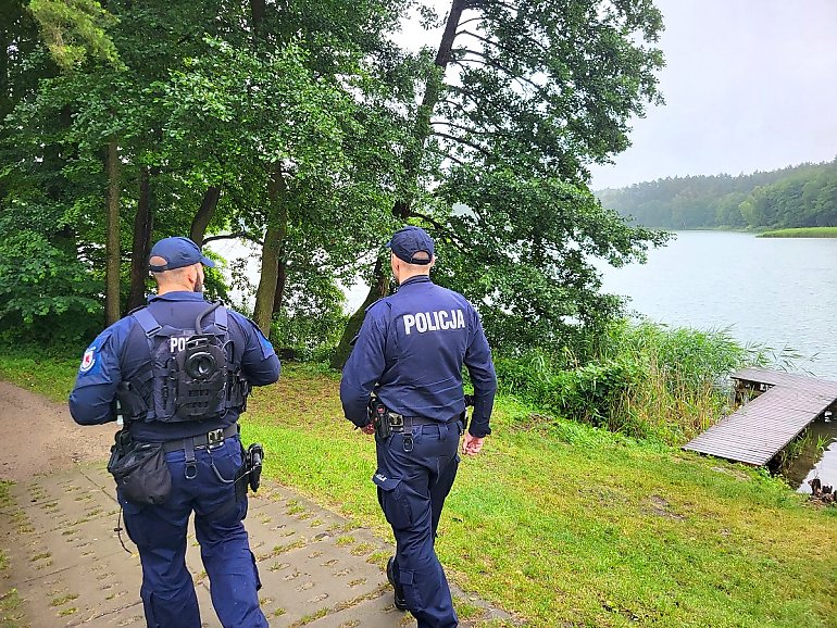 Bydgoscy policjanci ruszyli do Borów Tucholskich! Strzegą bezpieczeństwa turystów i mieszkańców