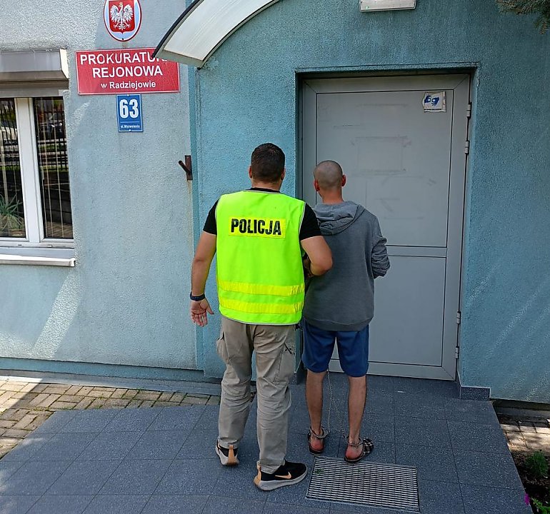 Złodziej z Aleksandrowa ukradł auto i tankował na lewo! Policja dopadła go w jeden dzień