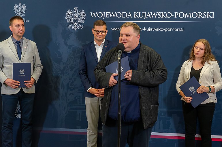 Ponad pół miliona dla NGO! Zobacz, kto w regionie dostał wsparcie na pomoc potrzebującym