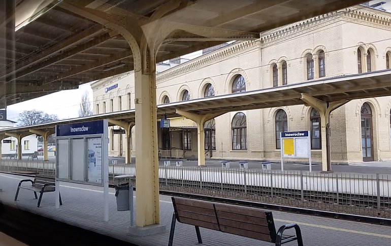 Pociągi 200 km/h, a mieszkańcy zostaną odcięci? Wójt bije na alarm!