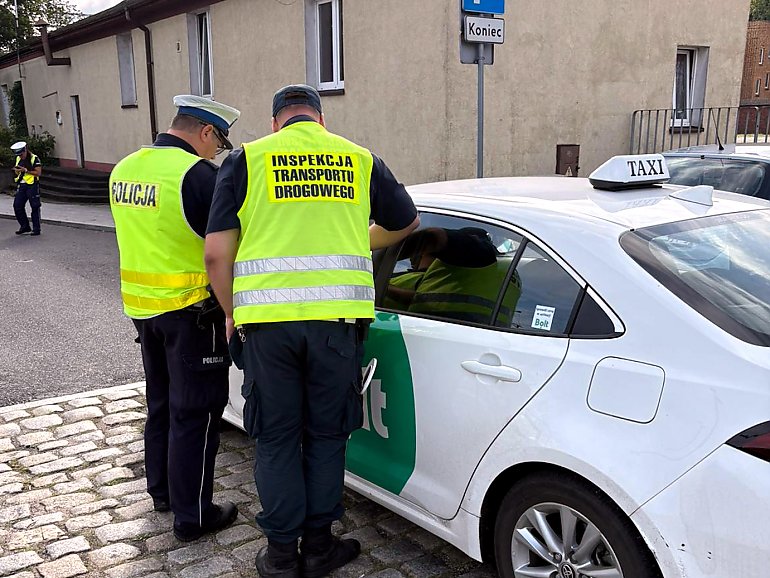 Nielegalni kierowcy aplikacji pod lupą! Policja ruszyła z kontrolami