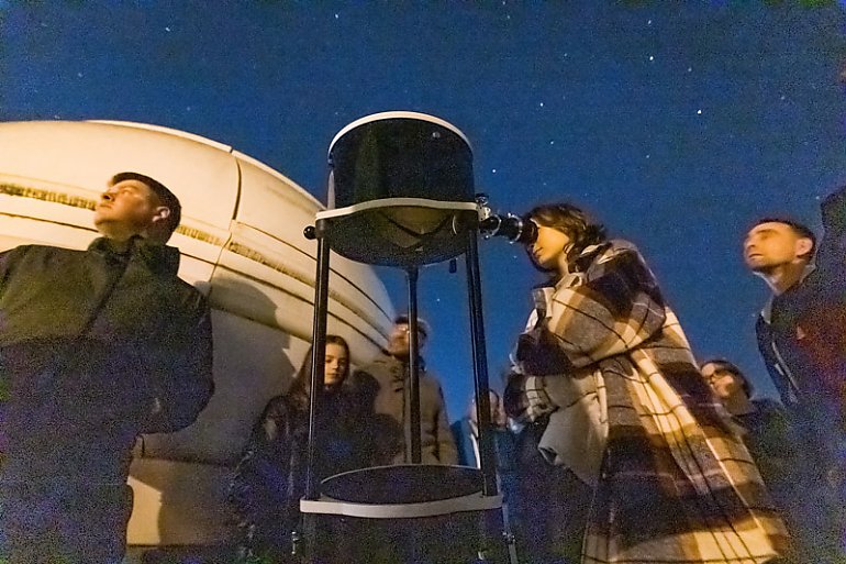 Perseidy wracają! Nocne niebo zamieni się w pokaz fajerwerków z kosmosu
