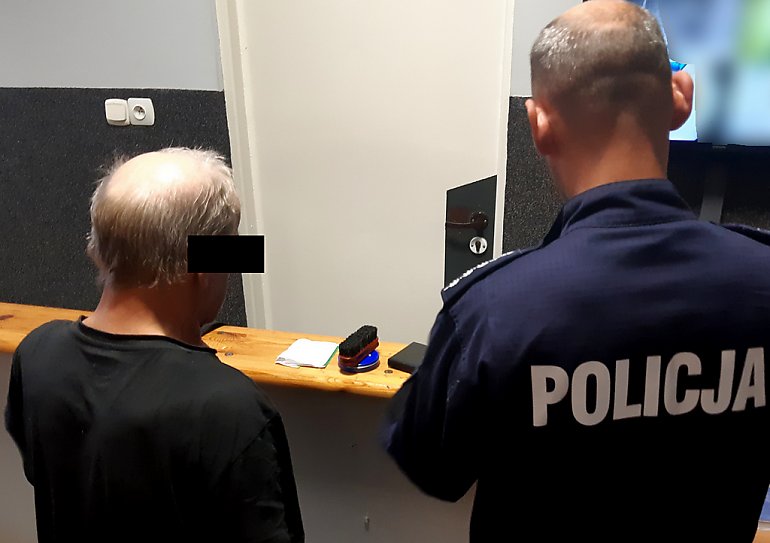 Ukradł butelkę wódki – trafił za kratki! Zatrzymali go w markecie