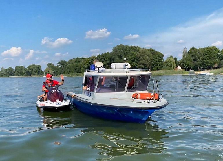 Tragiczny bilans wakacji. Policja ostrzega: nie wszystkie jeziora są pod nadzorem!