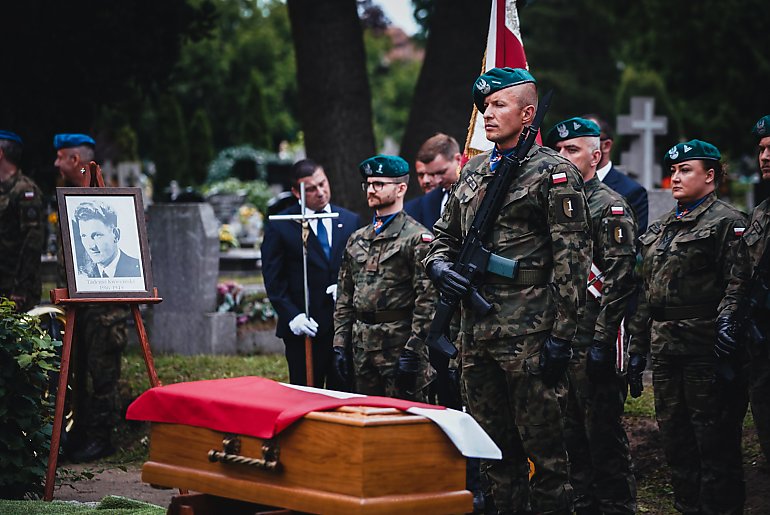 Zamordowali go komuniści. Po 80 latach „Sosna” wrócił do Bydgoszczy