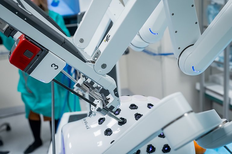 Roboty przejmują sale operacyjne! Bydgoszcz liderem chirurgii przyszłości