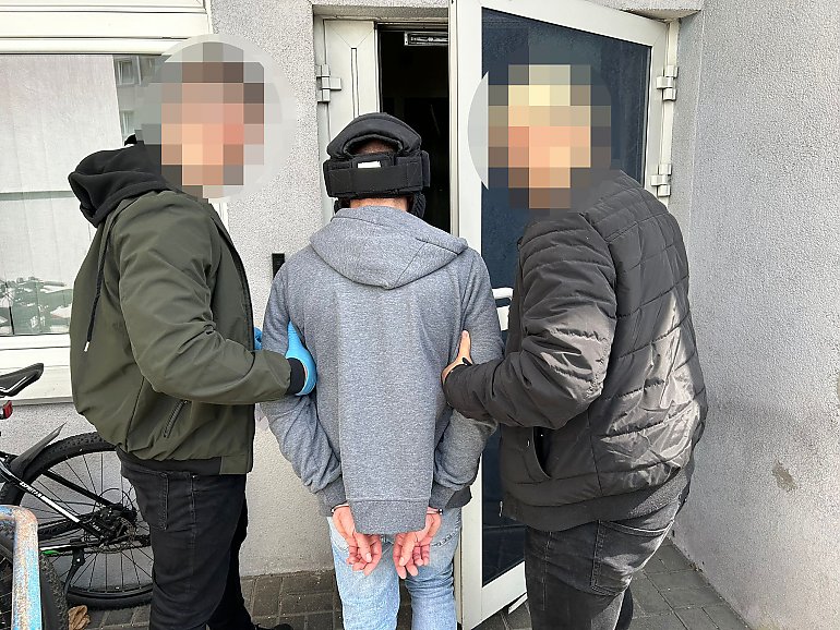 Noc grozy w Bydgoszczy. 33-latek podejrzany o serię podpaleń aut [AKTUALIZACJA]