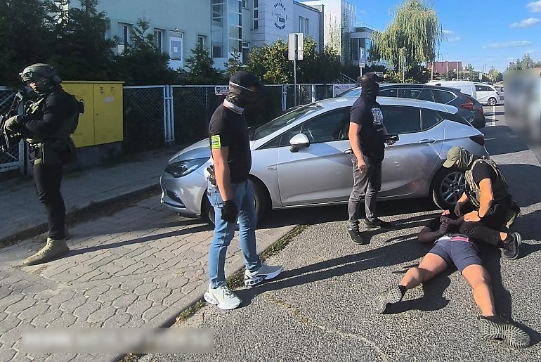 Spektakularna akcja w Białych Błotach. Policja i Straż Graniczna zlikwidowały narkotykowe laboratorium