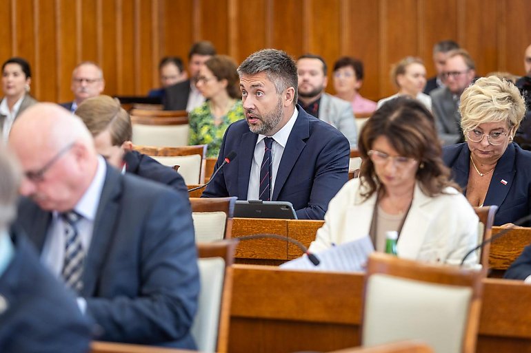 Kolej wraca, Filharmonia czeka na przetarg, a Bydgoszcz walczy o UDT i onkologię