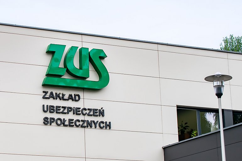 Wrześniowe dyżury telefoniczne ZUS: Ucz się o ubezpieczeniach!