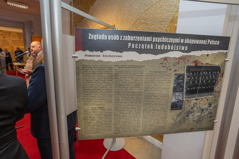 Wystawa, która dotyka sumień – „Zagłada chorych psychicznie” w Toruniu