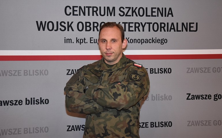 Dramatyczna akcja w Toruniu: żołnierz WOT powstrzymał samobójcę!