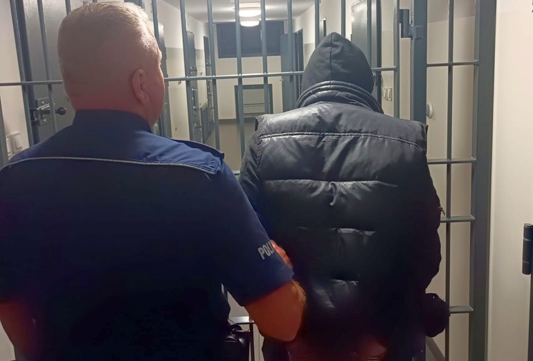 Pościg zakończony sukcesem: Uciekinier z gminy Pakość złapany!