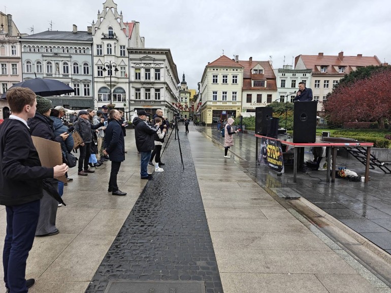 Manifestacja na Starym Rynku w Bydgoszczy: 