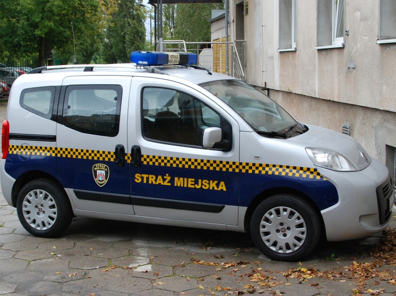 Dramatyczne wezwanie do Straży Miejskiej: Kobieta w opałach
