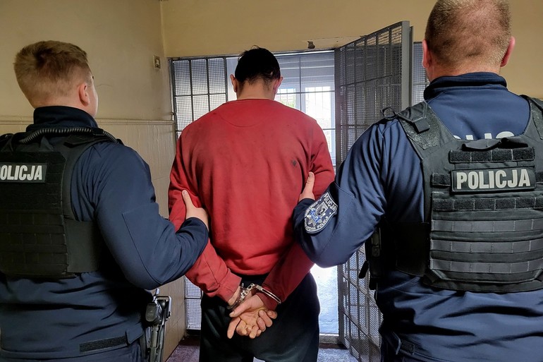 Szaleńczy rajd fordem: 32-latek z amfetaminą trafia prosto do więzienia!