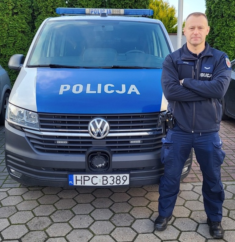 Bohaterski policjant z Nakła zatrzymał złodzieja po godzinach!