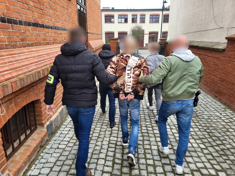 Dramatyczny napad w Wąbrzeźnie – agresorzy zatrzymani!