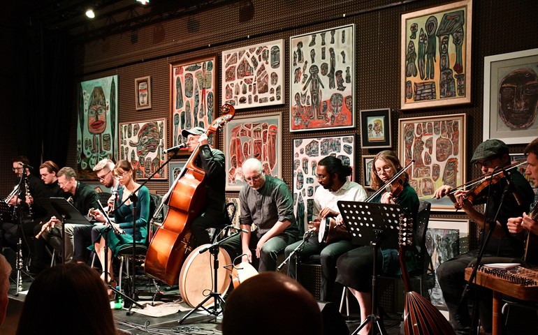 Koncert Freygish Orchestra: Balkany i klezmer w sercu Bydgoszczy!