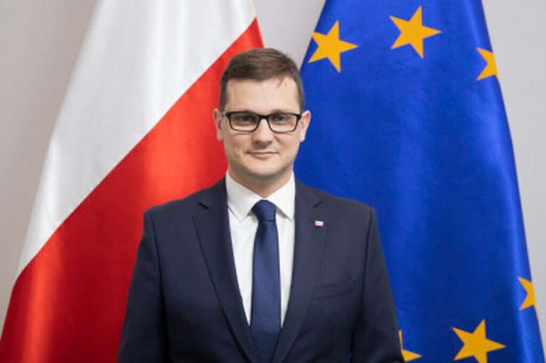 Kontrowersja wokół Skweru Pomorskiego Okręgu Wojskowego w Bydgoszczy: Wojewoda odpowiada IPN