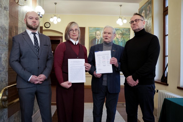 Kontrowersje wokół Skweru Pomorskiego Okręgu Wojskowego: Czy potrzebna jest zmiana nazwy?