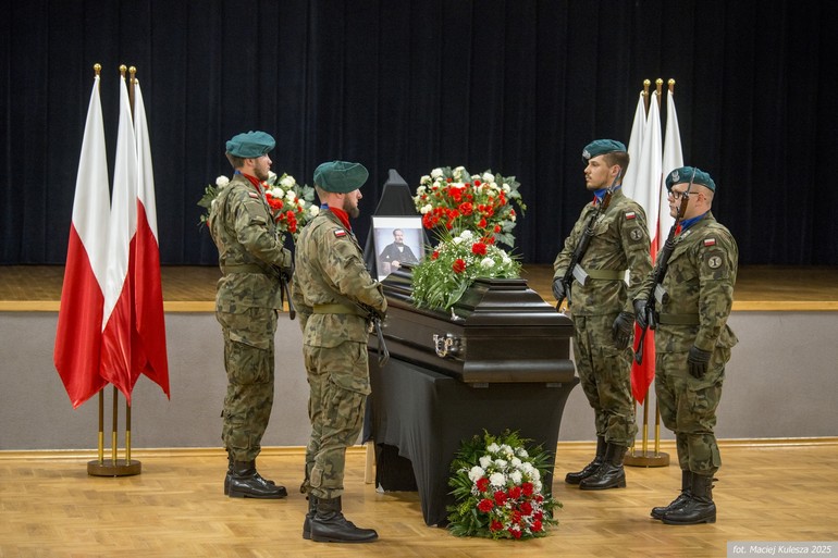 Tajemniczy bohater nocy listopadowej na nowo odkryty w Sadkach!