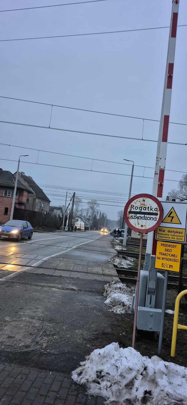 Uwaga! Uszkodzony przejazd w Nowej Wsi Wielkiej utrudnia ruch