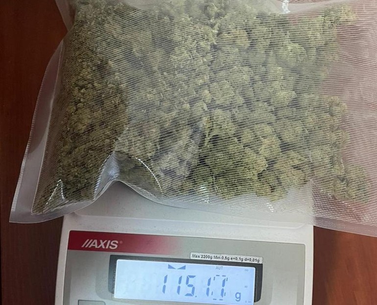 Sensacyjne zatrzymanie w powiecie żnińskim: znaleziono narkotyki w Audi!