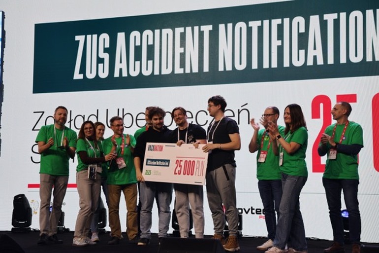 Bydgoskie serce innowacji: „Kanapowcy” z Wrocławia triumfują na HackNation 2025!