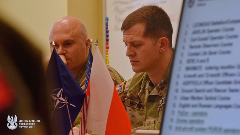 Amerykańscy żołnierze szkolą polskich Terytorialsów w Toruniu