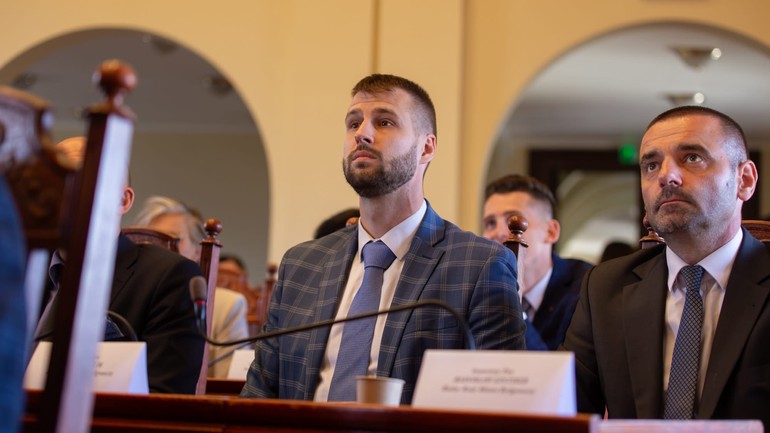 Polityczny zwrot w bydgoskim teatrze budżetowym: Hospicjum św. Łazarza zyskało wsparcie!